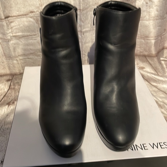 Worn once Nine West booties. Size8 - Picture 2 of 7
